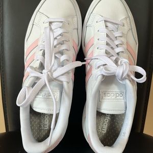 Adidas preowned cloud foam advantage 3 stripes  walking/athletic/gym shoes